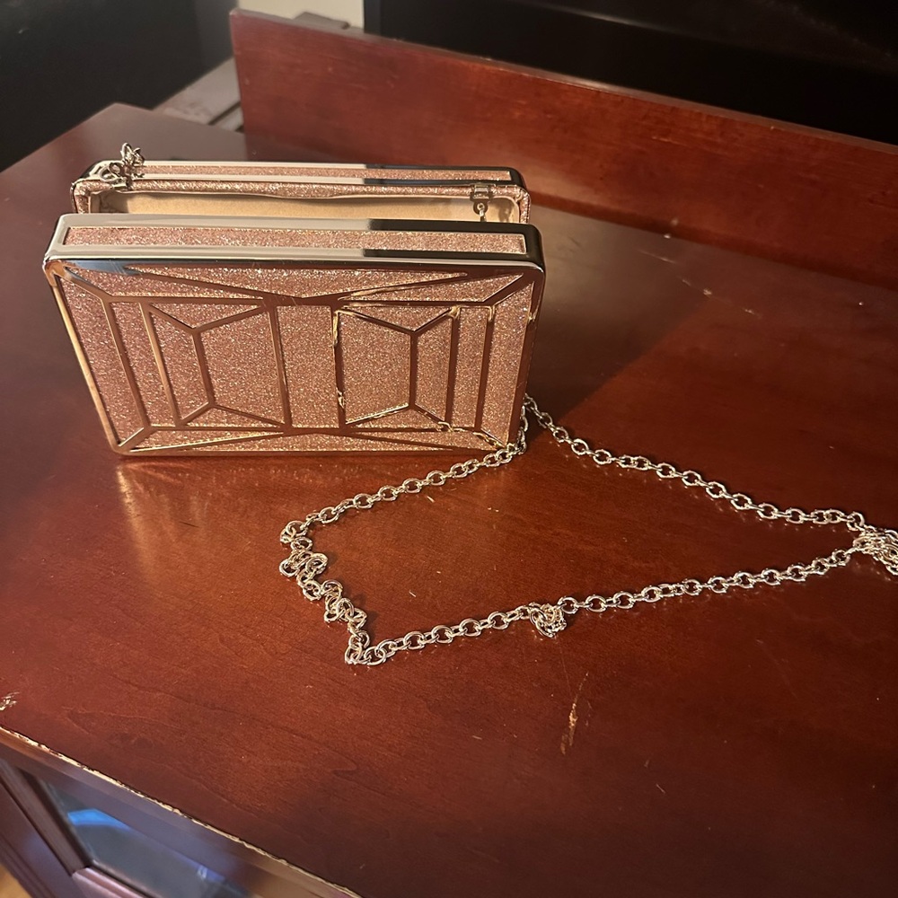 Elegant Glitter Clutch with Chain Strap